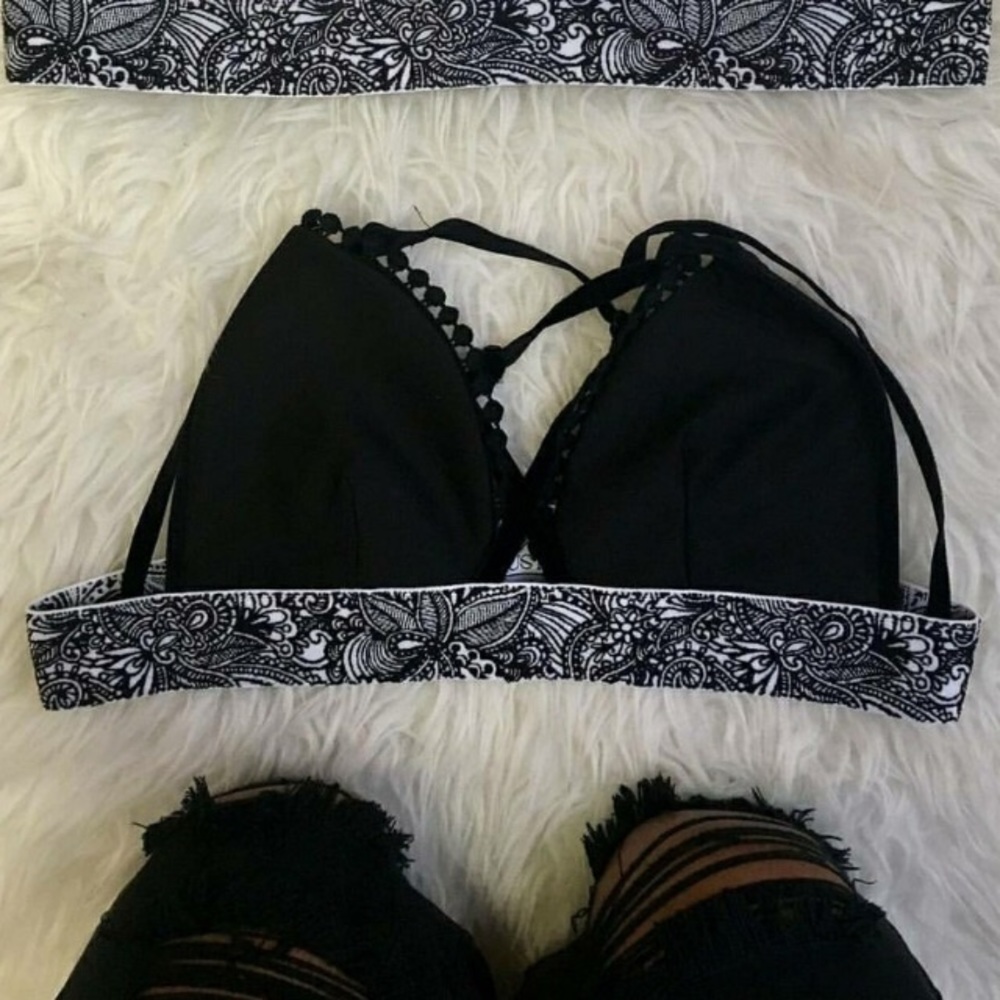 Strappy bralette top, needs bigger bust - Picture 3 of 4